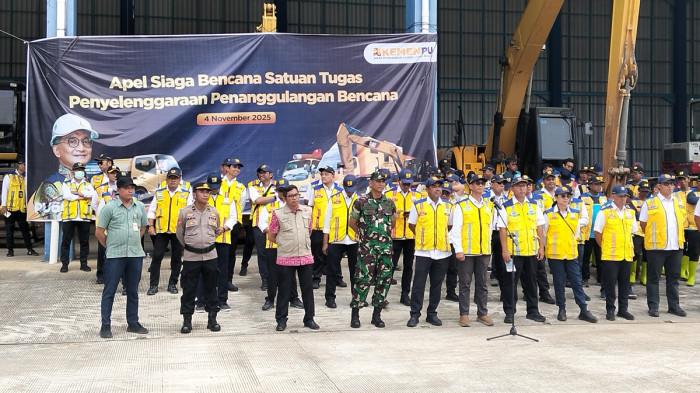 APEL SIAGA - Apel siaga bencana lintas sektor Kementerian Pekerjaan Umum (KemenPU) di workshop BBWS Pemali Juana, Selasa (4/11/2025). Apel siaga digelar serentak seluruh Indonesi secara hybrid dipimpin oleh Menteri PU Dody Hanggono.