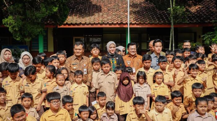 20251107_gub/wapres1