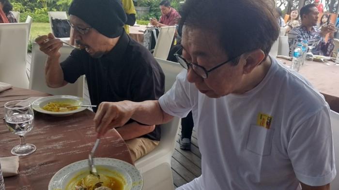 20251110 _ Irwan Hidayat dan Andy Noya Nikmati Papeda di Hotel Tentrem Semarang