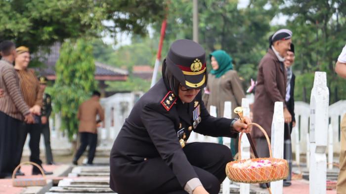 20251110_polressragen1