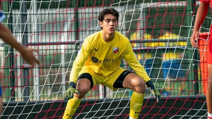 DEBUT MIKE RAJASA - Kiper muda Mike Rajasa Hoppenbrouwers tampil percaya diri di laga perdana bersama Timnas INdonesia U17. Aksi impresifnya ikut membawa Garuda Asia menang 2-1 atas Honduras.