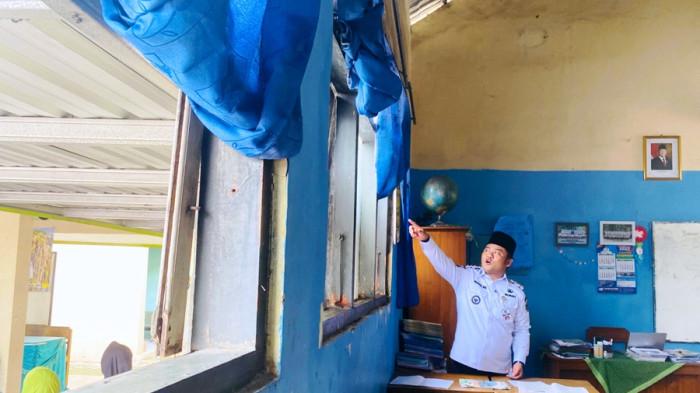 20251112 _ Bupati Tegal Cek SD Negeri Timbangreja 01