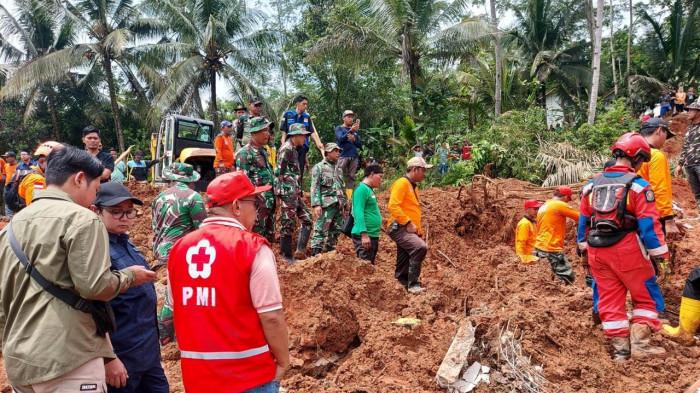 20251115_LONGSOR CILACAP