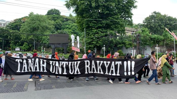 20251117_Aliansi Pager Tani melakukan aksi demonstrasi di Polda Jateng_1