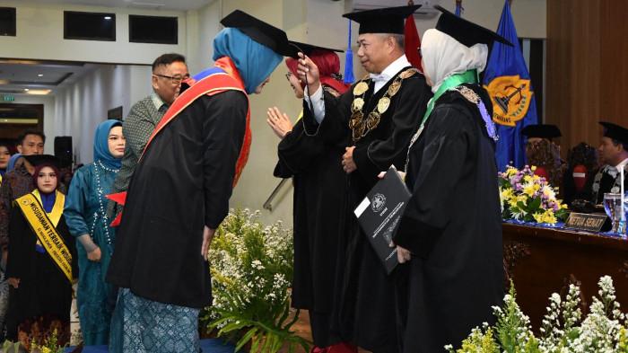 20251119_wisuda74usm1