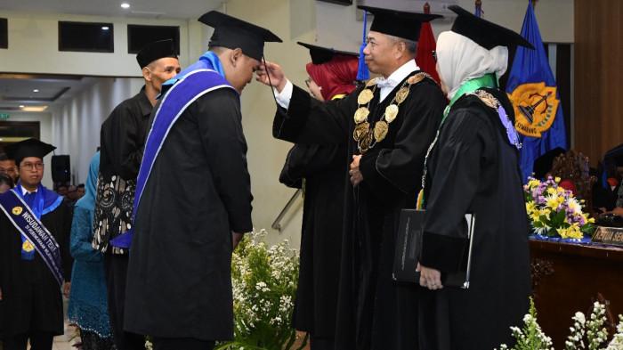 20251119_wisuda74usm2