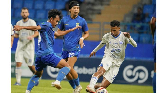 PSIS - PSIS Semarang akhirnya memutus kutukan tak pernah menang musim ini setelah mampu mengakhiri pertandingan dengan keunggulan tipis 0-1 atas tuan rumah Persiba Balikpapan dalam laga pekan ke-12 Pegadaian Championship 2025/2026 di Stadion Batakan, Balikpapan, Minggu (23/11/2025) malam.