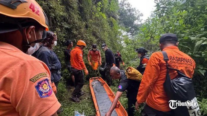 Jasad Aldo Ditemukan Terjepit Batu Besar di Dasar Jurang Gunung Merapi ...