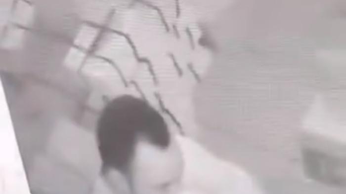 ASUSILA - Tangkapan layar video unggahan @ketutdewi_99 di akun Tiktoknya. Video itu memperlihatkan tindakan asusila yang diduga merupakan oknum pegawai RSUD dr Loekmono Hadi Kudus.
