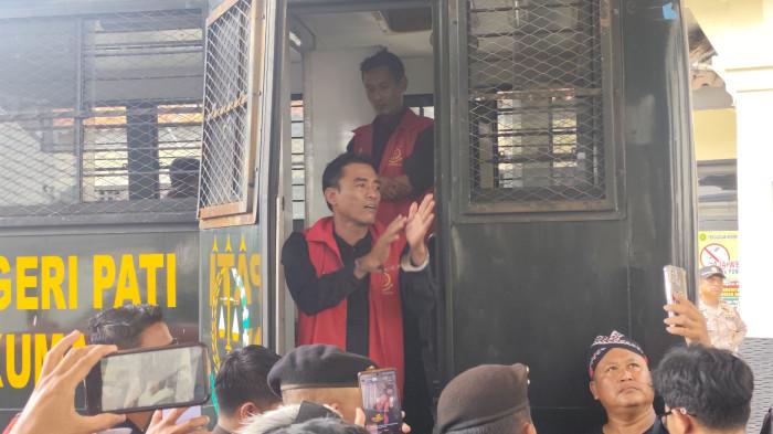 ORASI TUNTUT KEADILAN - Pentolan Aliansi Masyarakat Pati Bersatu (AMPB), Supriyono 