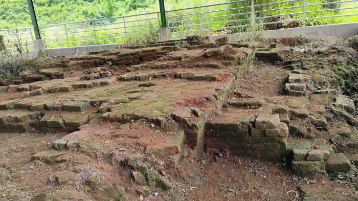 CANDI BATA - Penampakan Candi Bata Gringsing yang berada di Desa Sawangan, Kecamatan Gringsing, Kabupaten Batang yang terbengkalai. Dok Disdikbud Batang