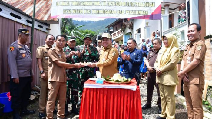 20260210_Wakil Bupati Pekalongan Sukirman saat membuka TMMD_2