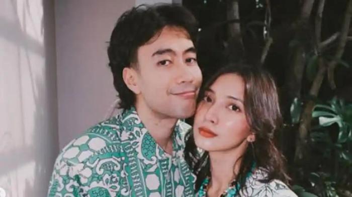 PESAN CINTA - Potret Sheila Dara dengan suami, Vidi Aldiano semasa hidup. Momen Sheila Dara memberikan pidato kemenangan di ajang Festival Film Indonesia (FFI) 2025 lalu kembali disoroti usai kepergian Vidi Aldiano pada Sabtu (7/3/2026) lalu.