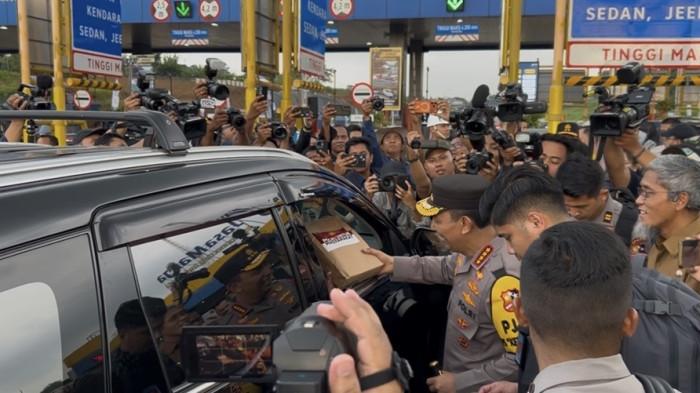 20260316 _ Kapolri Sapa Pemudik di GT Kalikangkung Semarang