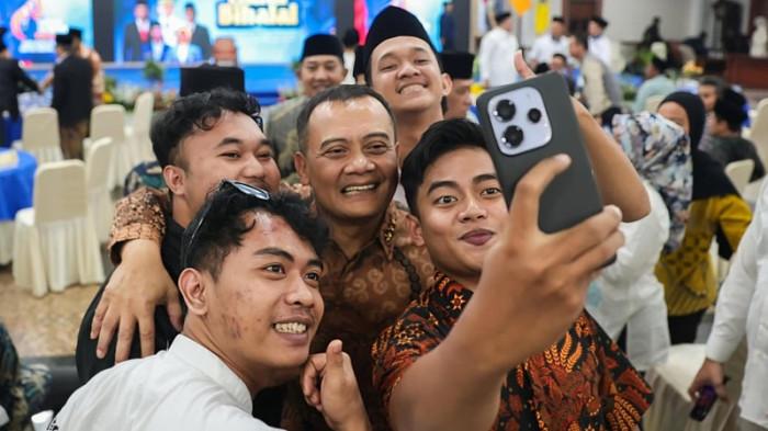 20260417 _ Gubernur Jateng Swafoto Mahasiswa PMII