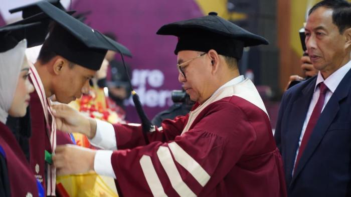 20260506_WisudaUHN2