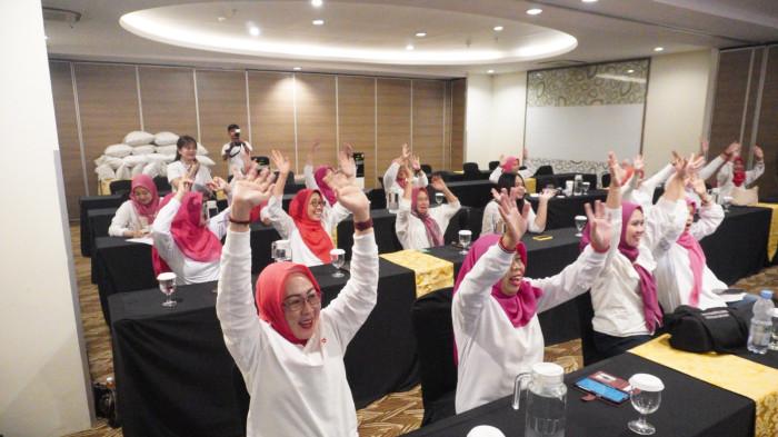 Dharma Wanita Persatuan (DWP) Kantor Wilayah Kementerian Hukum Jawa Tengah menggelar pertemuan rutin yang dikemas dalam kegiatan pengembangan diri bertajuk 