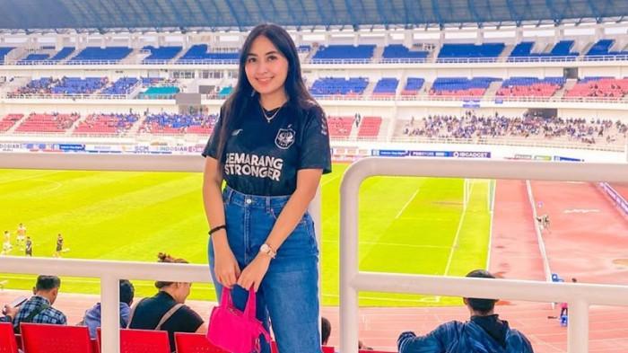 DOKTER PSIS - Mufida Rizqiyani Husna. Dokter asal Kendal yang pernah menjadi bagian dari PSIS Semarang.