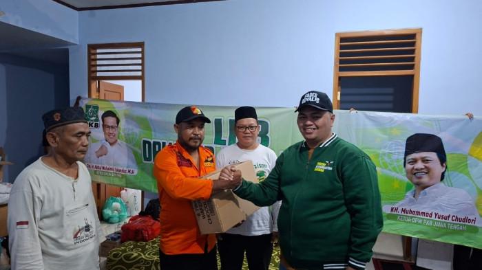 Sarif Abdillah Pimpin Penyaluran Bantuan PKB Jateng bagi Korban Longsor Cibeunying