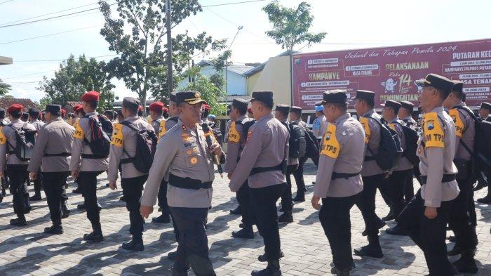 Polres Sukoharjo Gelar Apel Kesiapsiagaan Pengamanan TPS Pemilu 2024, Cek Kelengkapan Personel