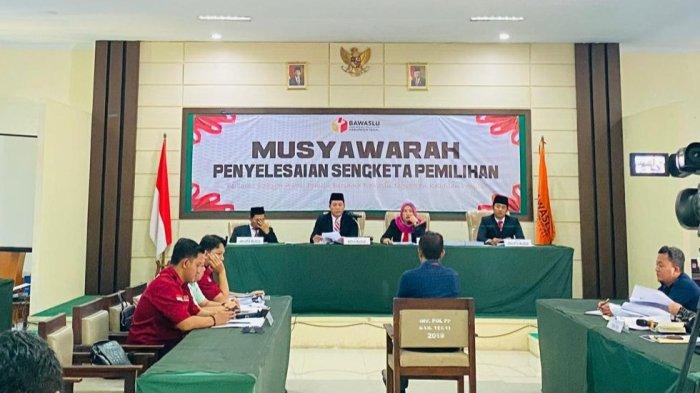 Sidang Ajudikasi Sengketa Pemilihan Berlanjut, Bacabup Tegal Perseorangan Hadirkan 4 Saksi