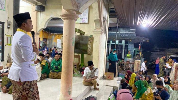 Dicurhati Jalan Penghubung Desa Gondang Rusak, Bupati Wihaji Pastikan Segera Diperbaiki