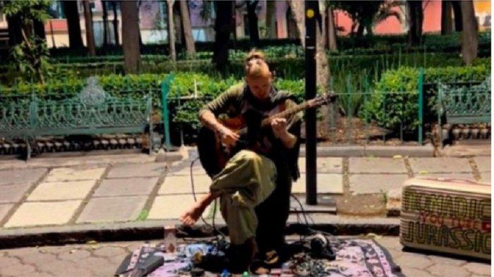 Karirnya Merosot Usai Kecelakaan, Dulu Juri X-Factor Puji Fatin, Upload Video Ngamen Bikin Fans Syok