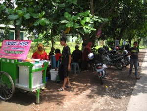 Sultan Pun Nyicipi Dawet Pujiyono