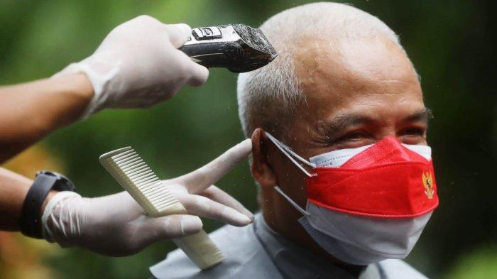 Gubernur Ganjar Cukur Gundul untuk Dukung Anak Penyintas Kanker, Bagaimana Rasanya? Cuma 1 Kata