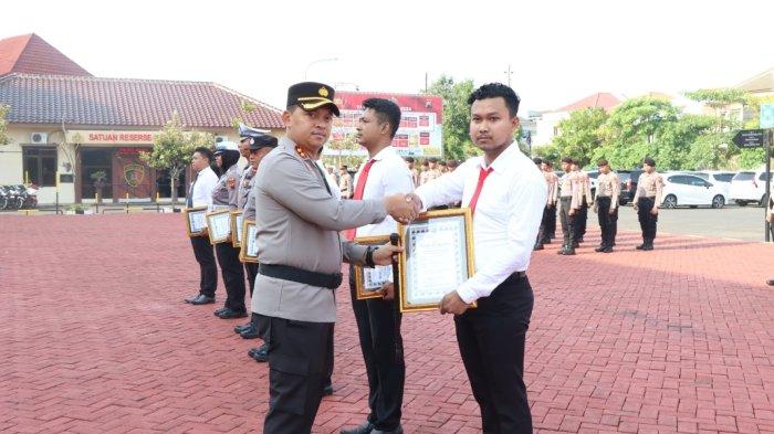 Berprestasi dan Berdedikasi, 27 Anggota Polres Jepara Dapat Penghargaan dari Kapolres