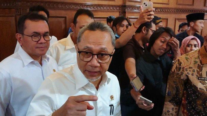 BERI PENEGASAN -  Menko Koordinator Bidang Pangan, Zulkifli Hasan (Zulhas) saat ditemui Tribunjateng.com di Kompleks Pemprov Jateng usai memimpin rapat persiapan menghadapi panen raya dan Idul Fitri, Kamis (20/3/2025). Saat dikonfirmasi Zulhas  mengatakan alih fungsi lahan sawah di Batang dan Kendal terbesar di Indonesia. (TRIBUNJATENG/BUDI SUSANTO)