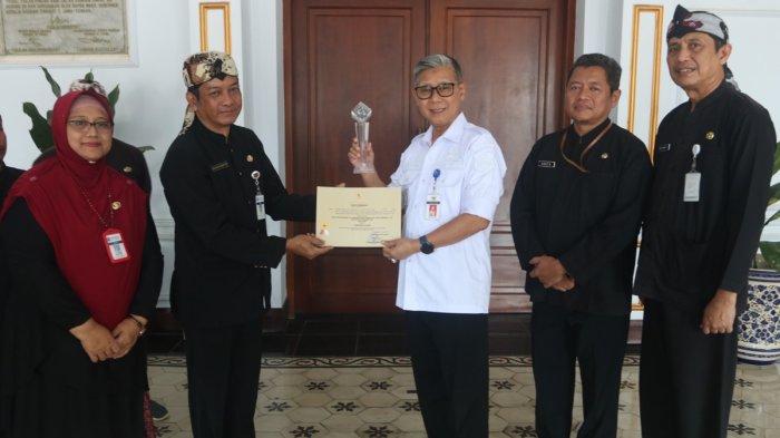 Produk Inovasi dari Kota Tegal Dapat Penghargaan Utama dan Juara Favorit Lomba Krenova Jawa Tengah