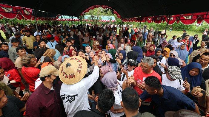 Ganjar Gratiskan Pendidikan, Petani Rembang Senang