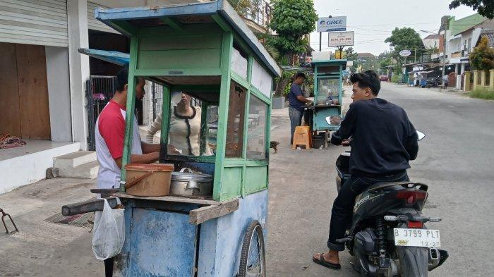 Sudah Sejak 1990, Jalan Sawo Barat Tegal Jadi Sentra Kuliner Kupat Blengong