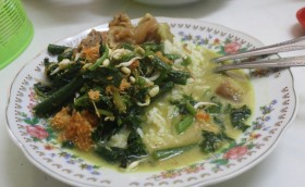 Bupati Beri Sanksi PNS yang Makan Siang di Warung