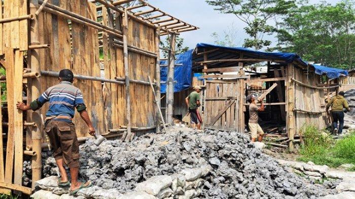 Ribuan Penambang di Desa Pancurendang Banuimas Nganggur, Dampak Tambang Emas Ilegal Ditutup