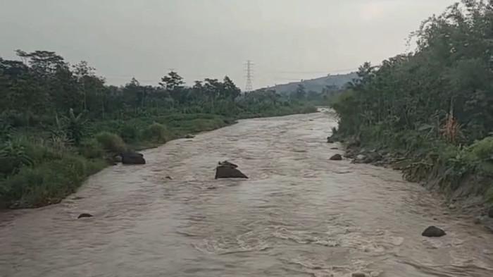 Sungai Genting TKP 6 Mahasiswa UIN Hanyut 3 Meninggal 3 Masih Dicari