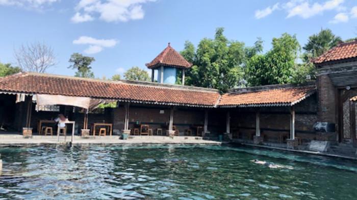 Kungkum dan Berenang di Umbul Tirtomulyo Boyolali Peninggalan PBX Raja Solo