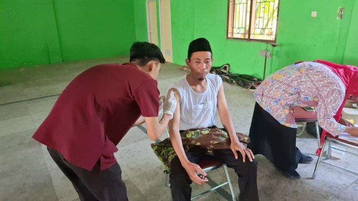 Calon Jemaah Haji Tanggungharjo Jalani Vaksinasi di GOR Kaliwenang, Tiga Jenis Jadi Syarat Wajib