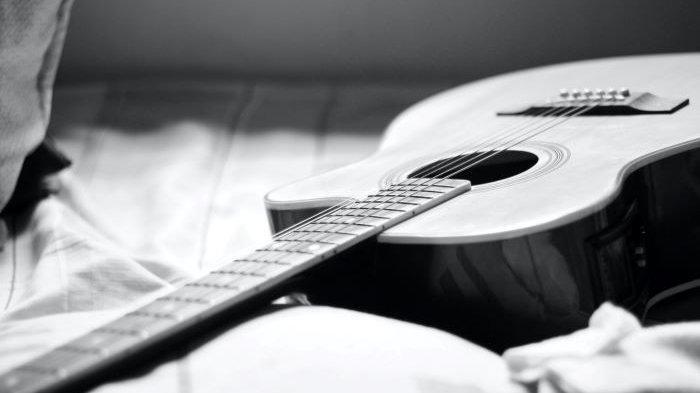 Chord Gitar Dan Lirik Lagu No Tears Left To Cry Ariana Grande