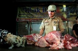 Dispertan Solo Sita 31 Kg dan 4 Kg Daging Busuk