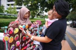 Eva Merintis Usaha Aksesoris Hijab saat Ramadan