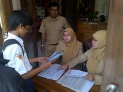 Farhan Sedih Tak Diterima di SMA 5 Semarang