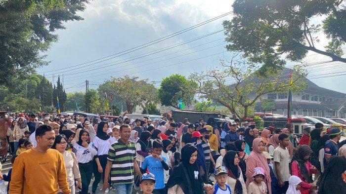 Peringatan HKN ke-60 di Wonosobo, Warga Ikuti Jalan Sehat Hingga Pemeriksaan Kesehatan Gratis