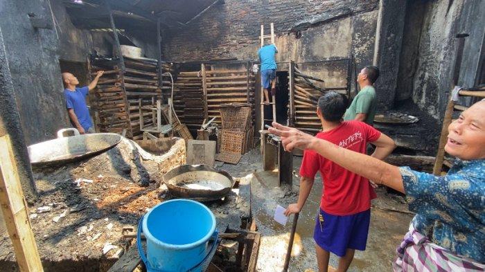 BREAKING NEWS : Pabrik Tahu di Pringapus Kabupaten Semarang Hangus Terbakar
