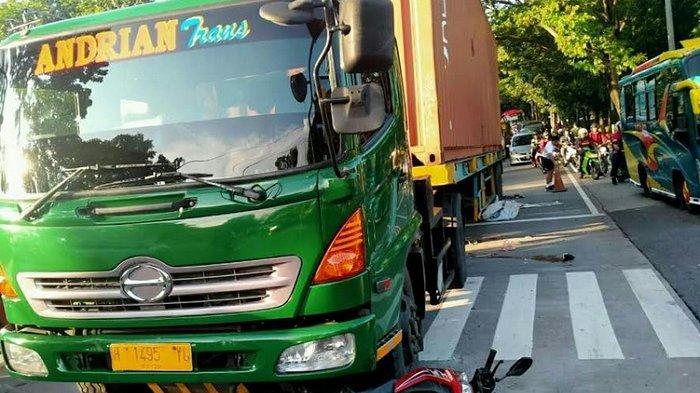 BREAKING NEWS: Truk Tabrak 6 Pemotor di Banyumanik Semarang, 1 Meninggal Dunia