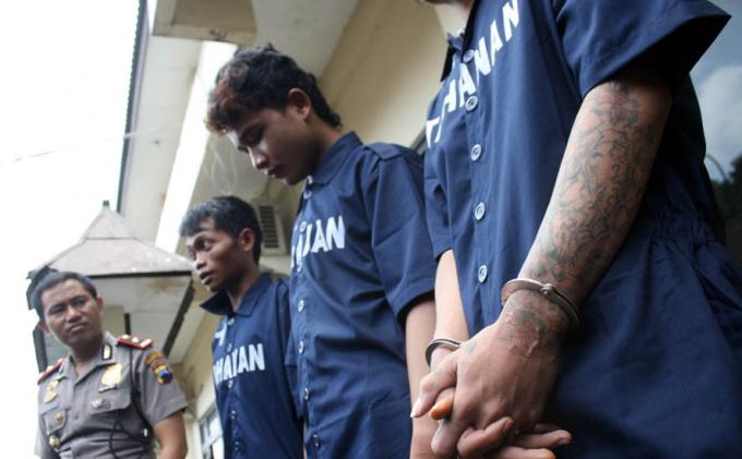 Komplotan Aam Incar Siswa SD Naik Motor