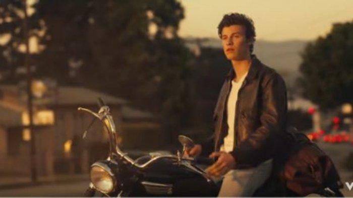 Lirik dan Terjemahan Lagu Señorita Shawn Mendes feat Camila Cabello
