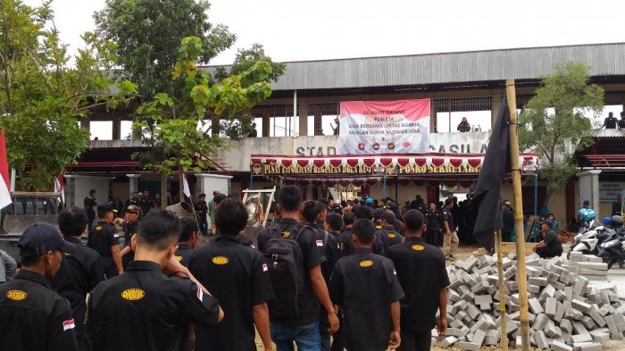 Massa Berkumpul Di Stadion Pancasila Demak untuk Doa Bersama Lintas Agama