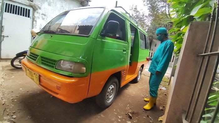 Tarko Warga Banyumas Ini Ubah Angkot Jadi Ambulans Desa, Bantu Antarkan Warga Vaksin & Tes Swab
